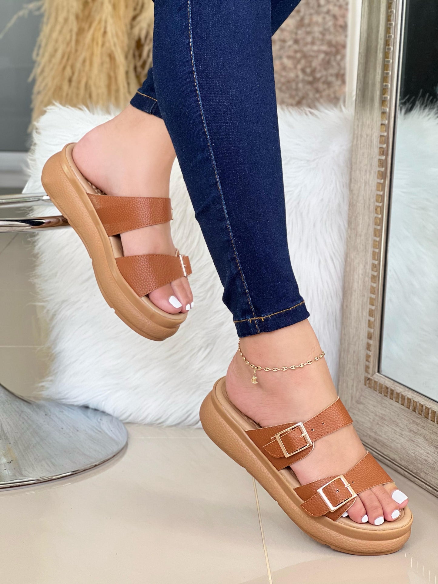 SANDALIAS ALMENDRINAS