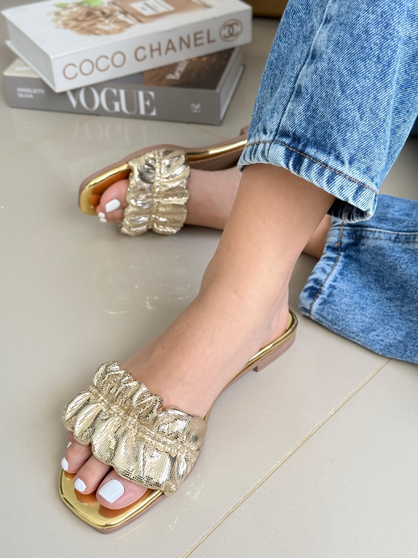 SANDALIAS PLANA METALIZADA